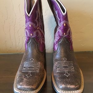 Girls purple size 12 Ariat boots.